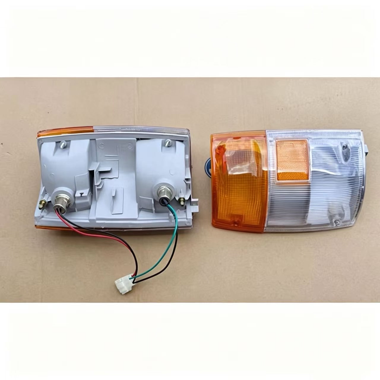 Corner Lamp LH (W-Y) for ISUZU NPR 120 100P Truck Spare Body Parts