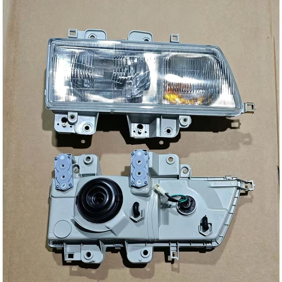 Head Lamp LHD RH for ISUZU NPR 120 100P Truck Spare Body Parts
