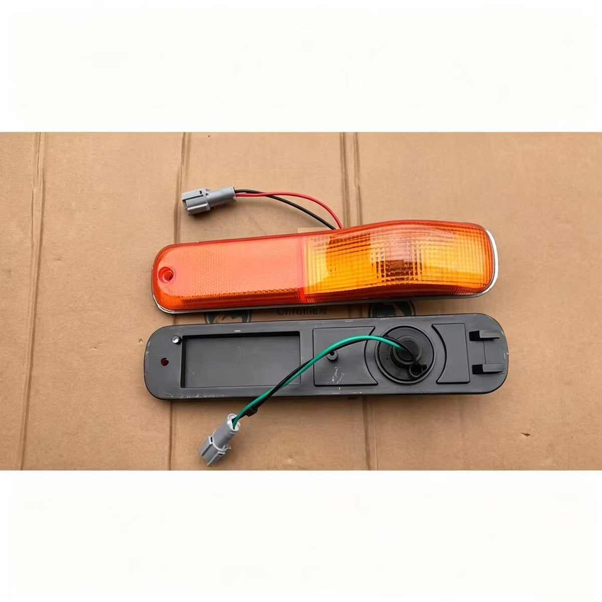 Side Lamp Yellow RH for ISUZU DECA320 DECA270 FSR FTR Truck Spare Body Parts
