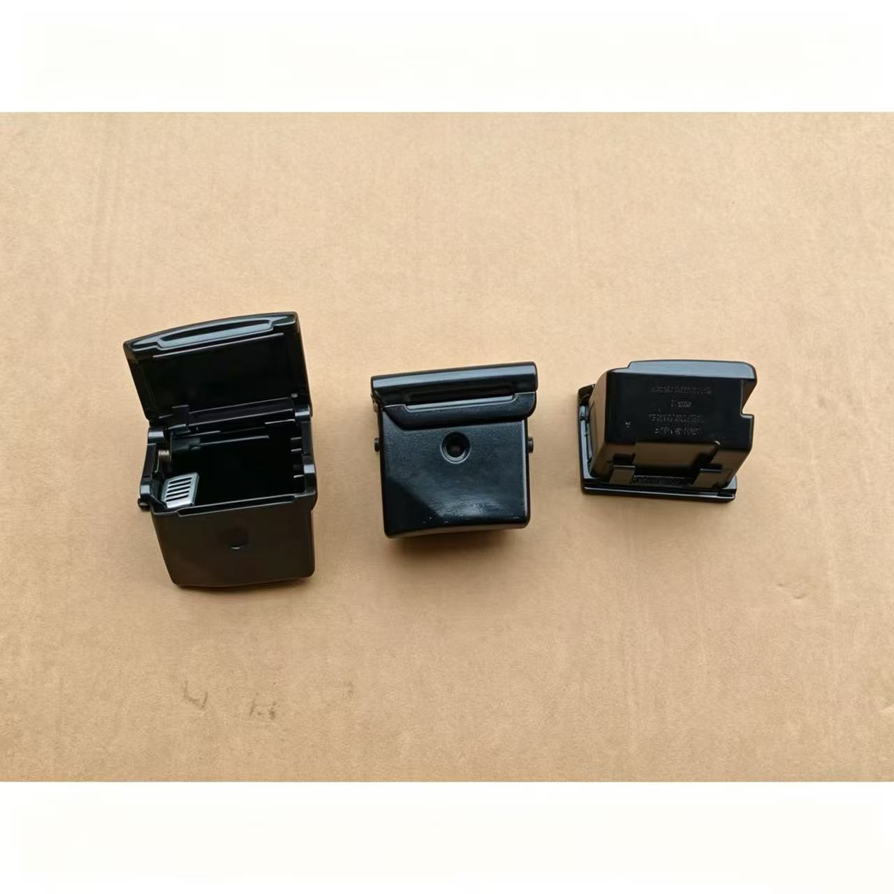 ISUZU DECA320/DECA270 FSR FTR Plastic Ashtray RH New Condition for NPR Model