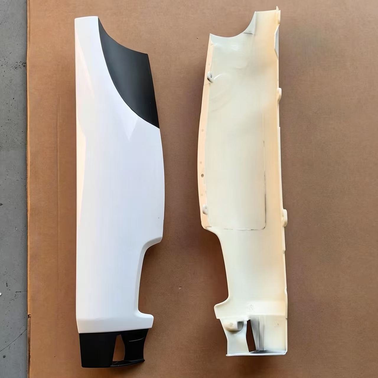 ISUZU DECA320/DECA270 FSR FTR Corner Panel (Without Holes) with Bracket Plastic New Condition Model NPR