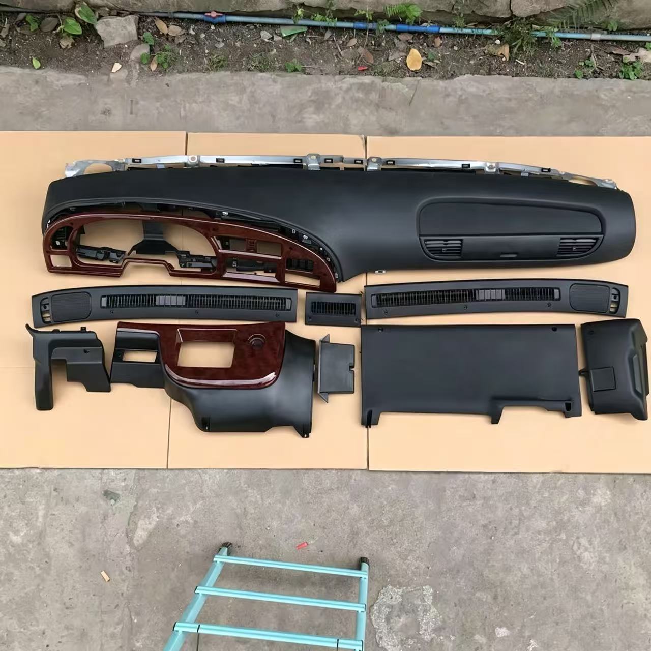 205cm Wide Dashboard for ISUZU DECA320/DECA270 FSR FTR Trucks NPR Model New Plastic Spare Parts LHD Model