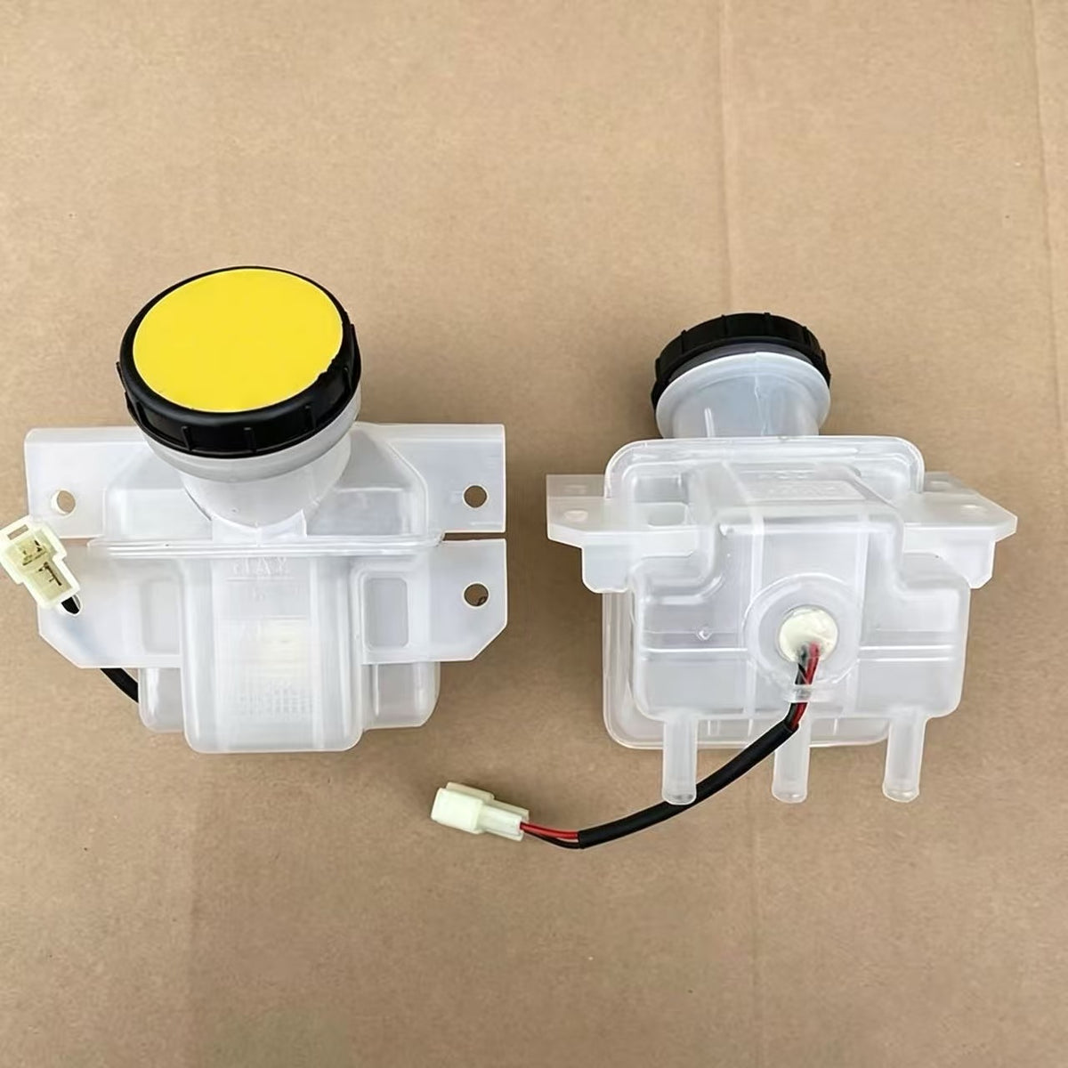 8971798131 Oil Tank Assembly Suitable for ISUZU NHR NKR NPR Truck Body Parts
