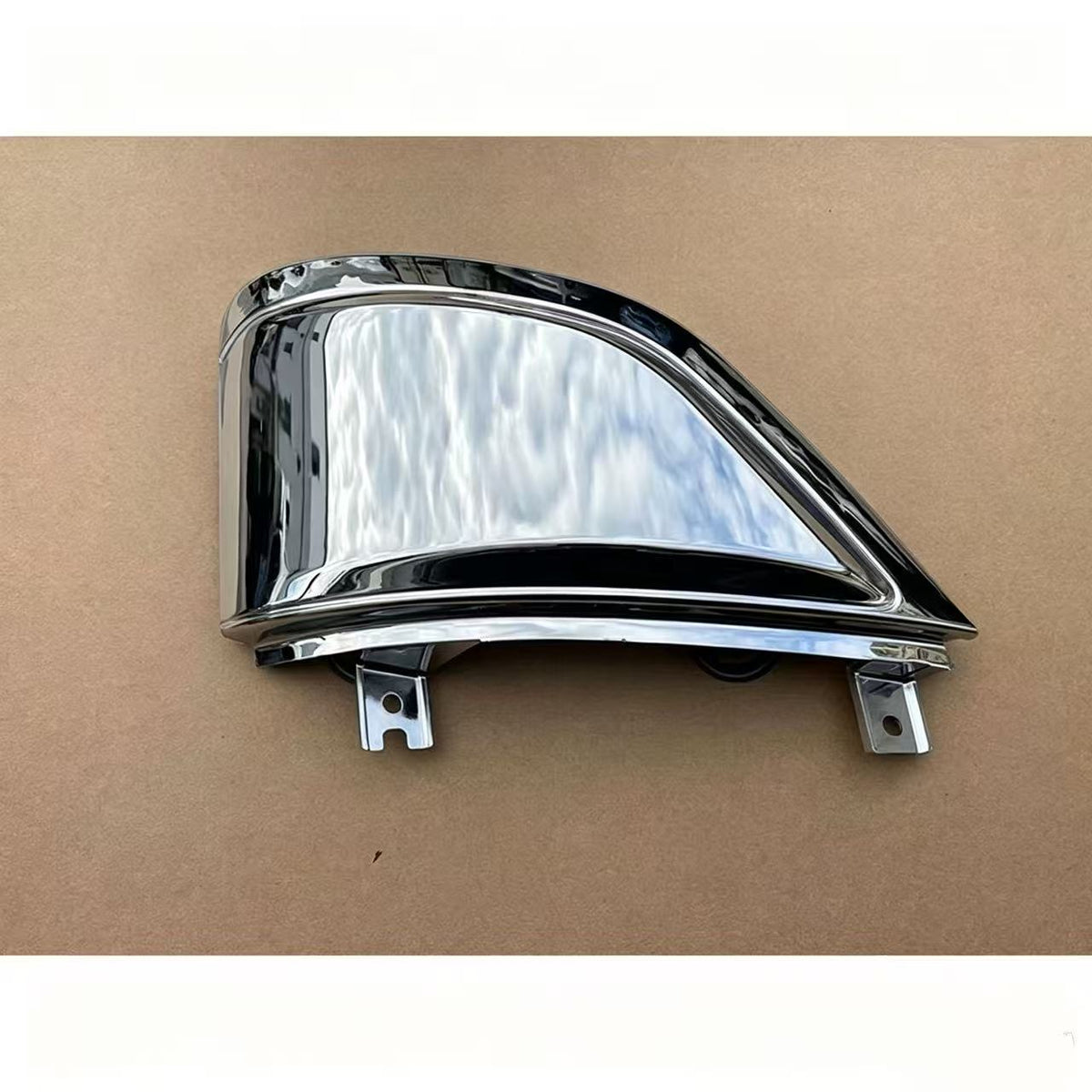Chrome Lamp Cover RH for ISUZU NPR150/NQR175 Truck New Condition Spare Part