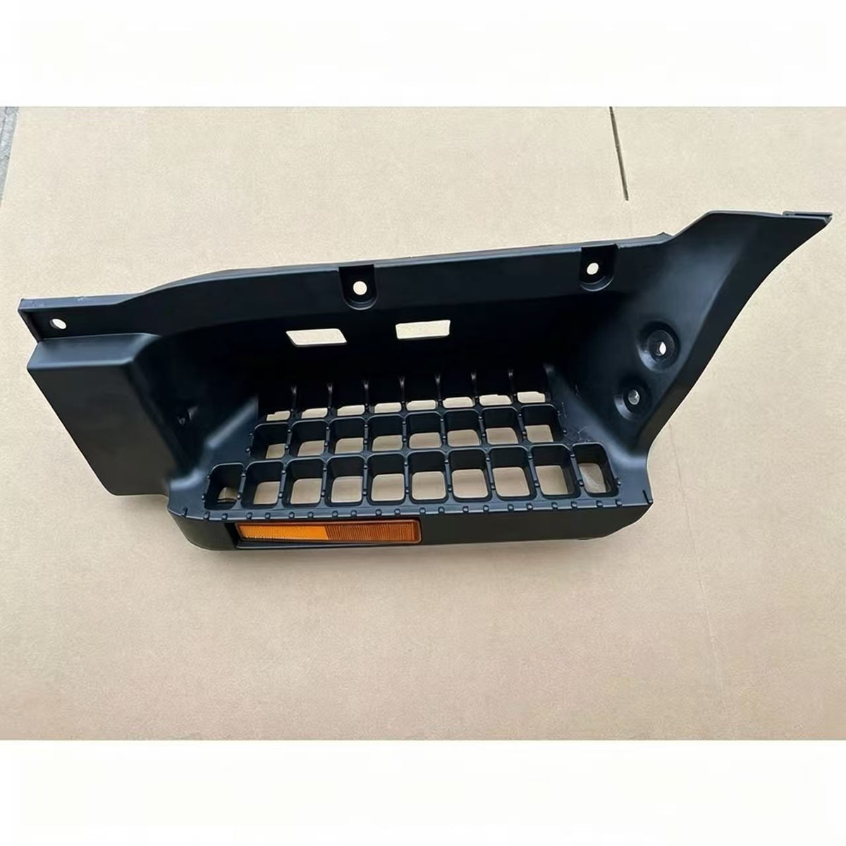 STEP PADEL LH for ISUZU NPR 150 NQR 175 NMR 130 NLR 130 700P Truck Spare Body Parts
