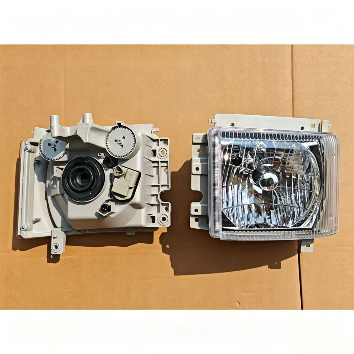 Head Lamp RH LHD Motor (Cheap) for ISUZU NPR 150 NQR 175 NMR 130 NLR 130 700P Truck Spare Body Parts