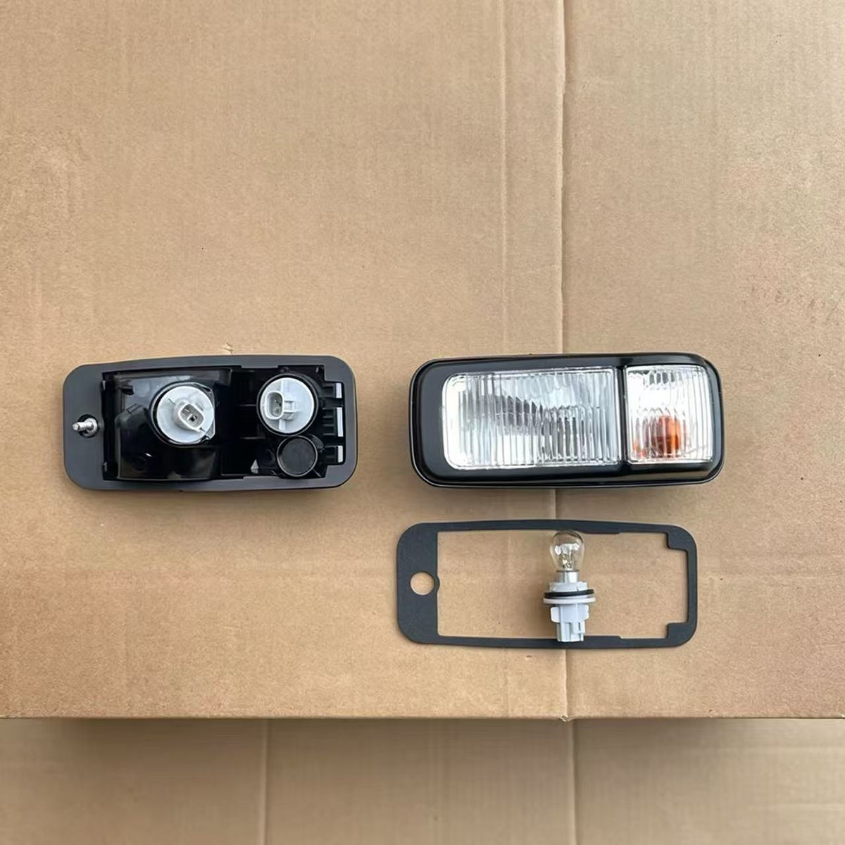 New Condition Plastic Side Lamp RH for ISUZU NPR 150 NQR 175 NMR 130 NLR 130 700P Truck Truck Spare Body Parts