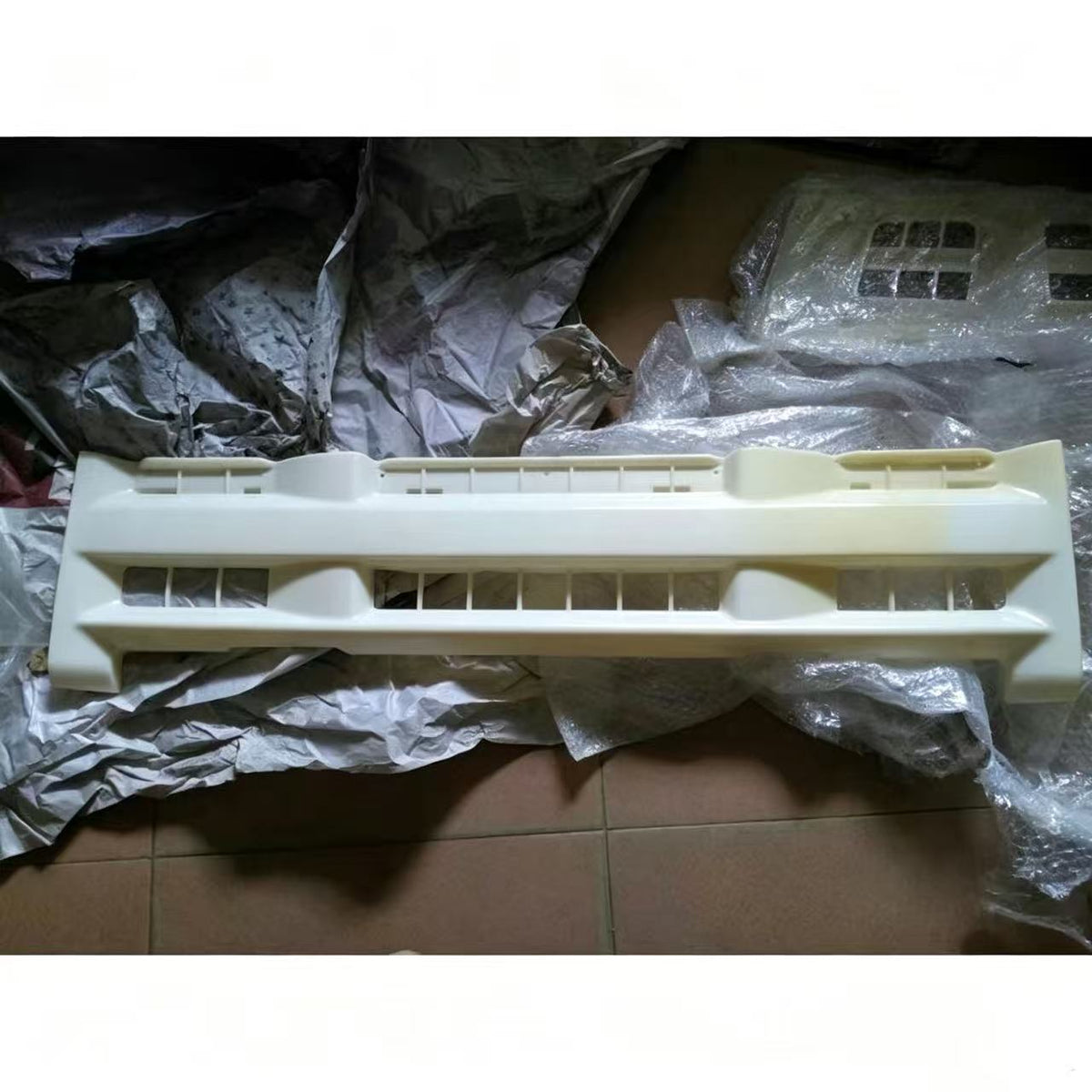 Grille (N) 110cm for ISUZU NPR 150 NQR 175 NMR 130 NLR 130 700P Truck Spare Body Parts