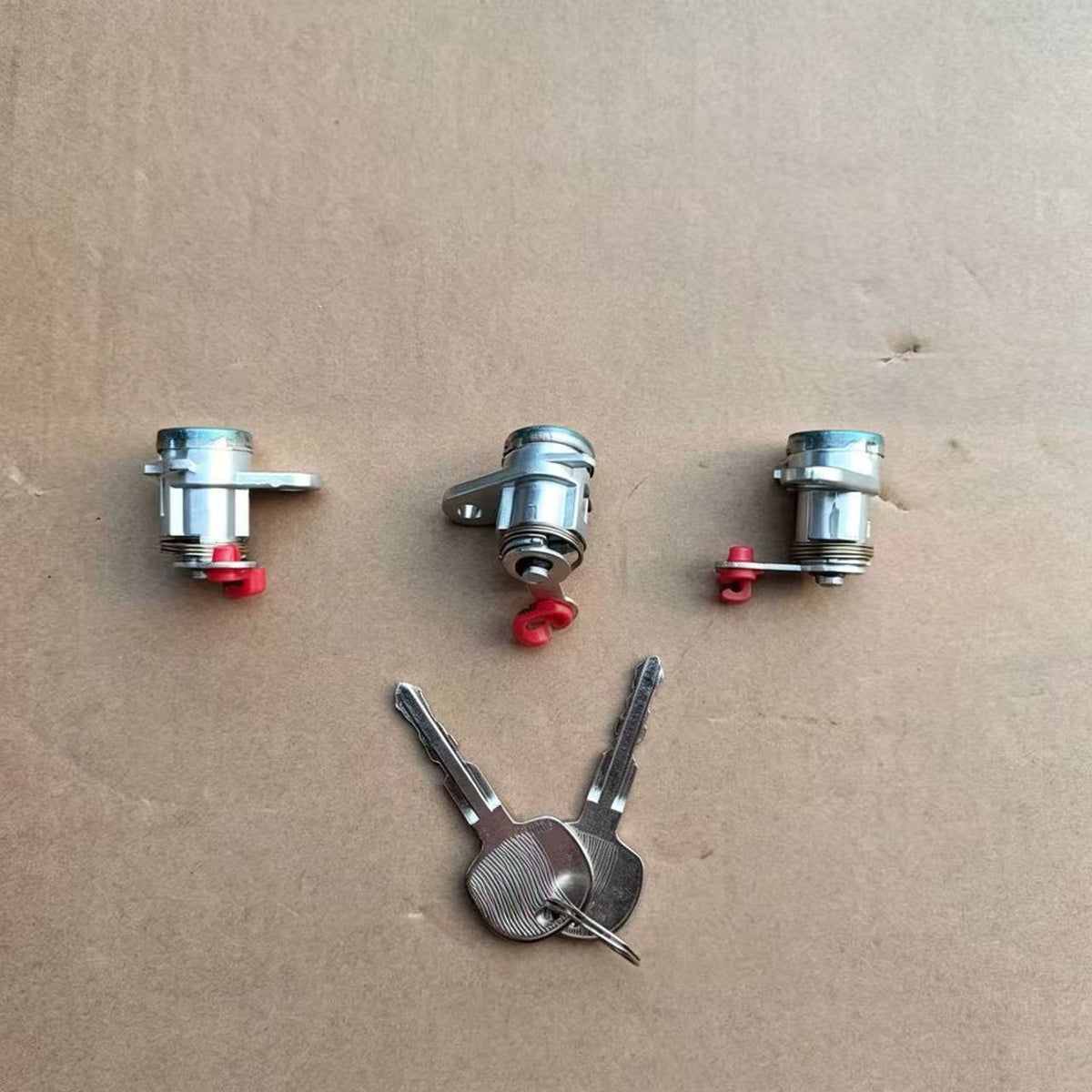 Door Lock LH for ISUZU NPR150 NQR175 Truck Spare Part