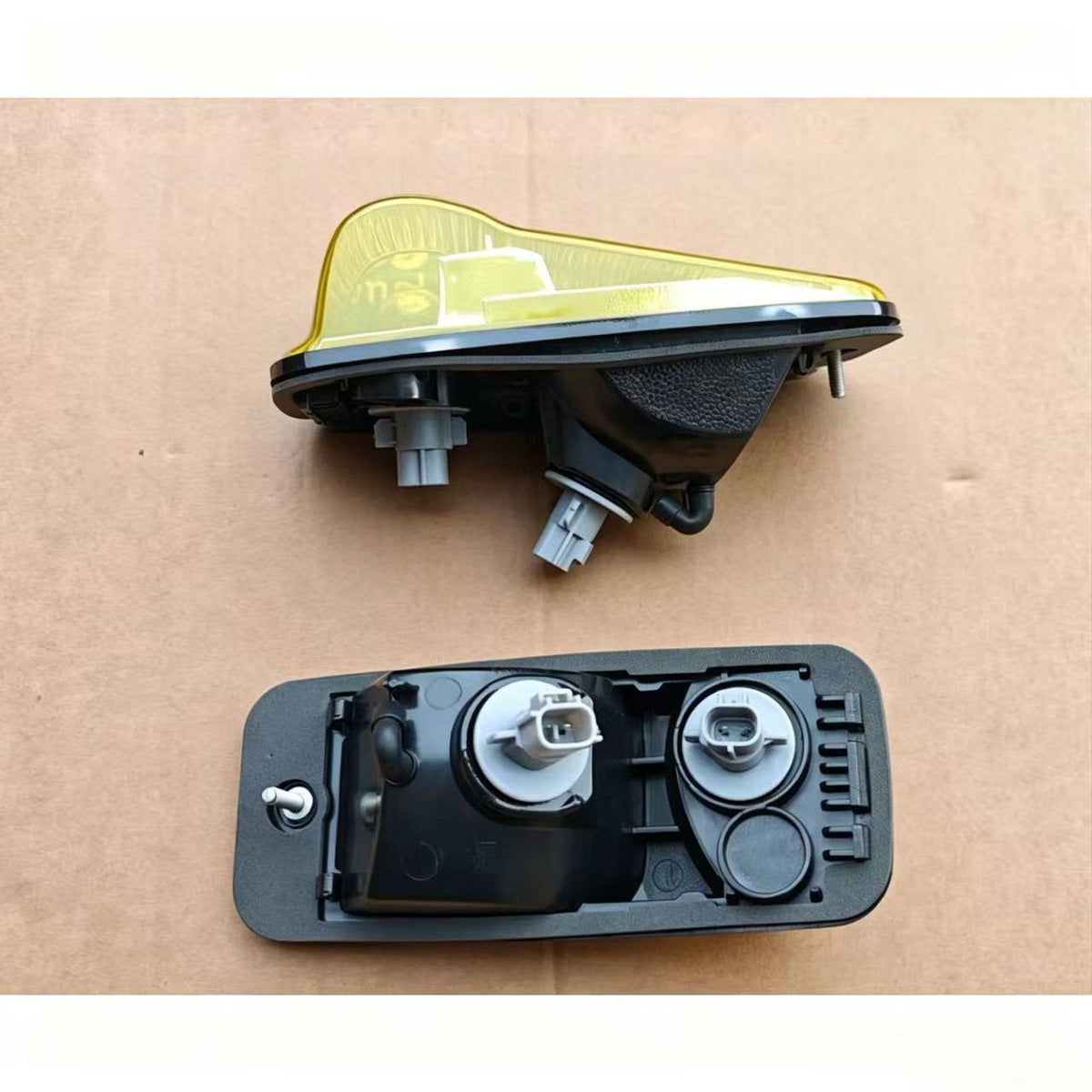 Yellow Door Side Light Left Without Housing for ISUZU NPR 150 NQR 175 NMR 130 NLR 130 700P Truck Spare Body Parts