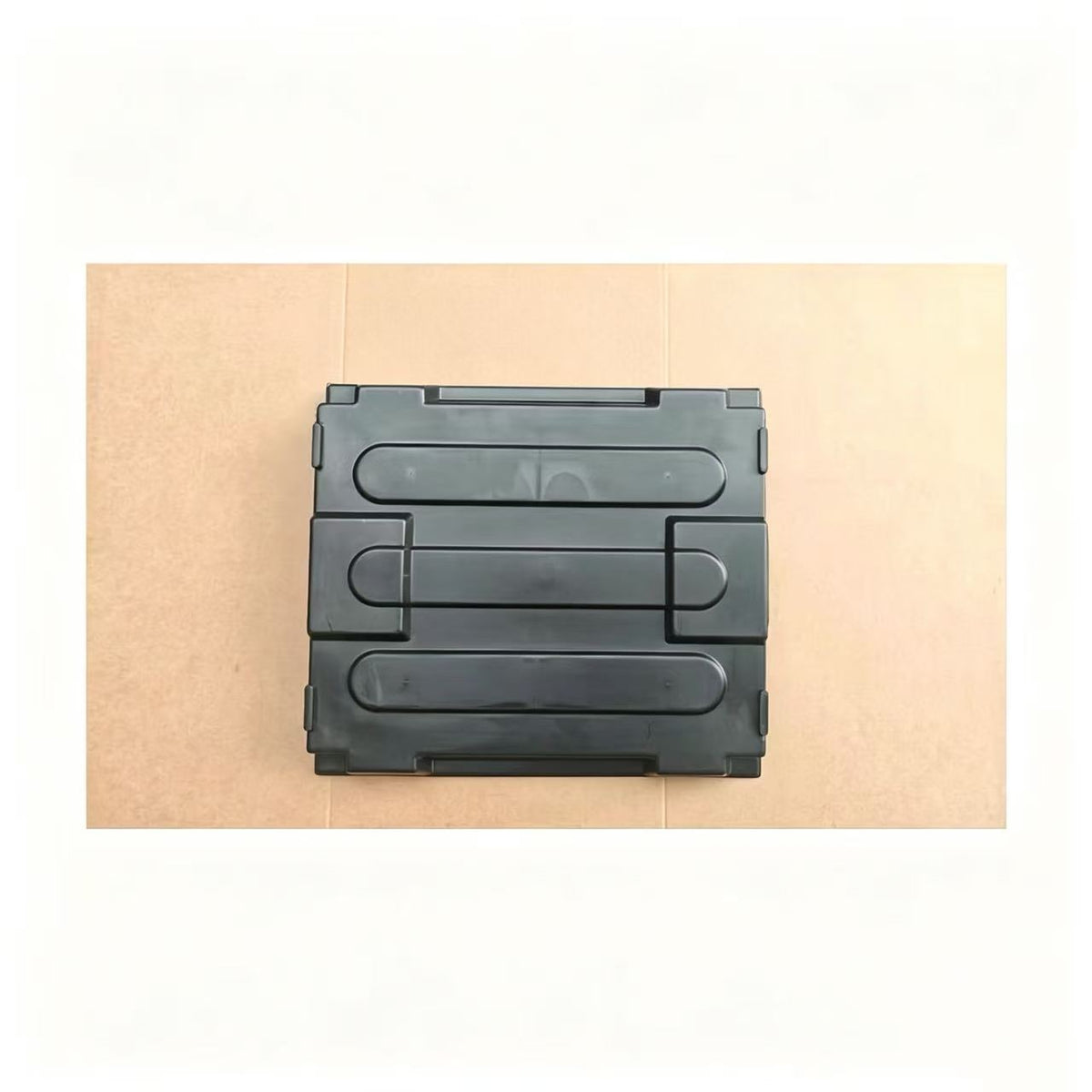 15361202910 Painted Battery Cover for ISUZU NPR 150 NQR 175 NMR 130 NLR 130 700P Truck Spare Body Parts