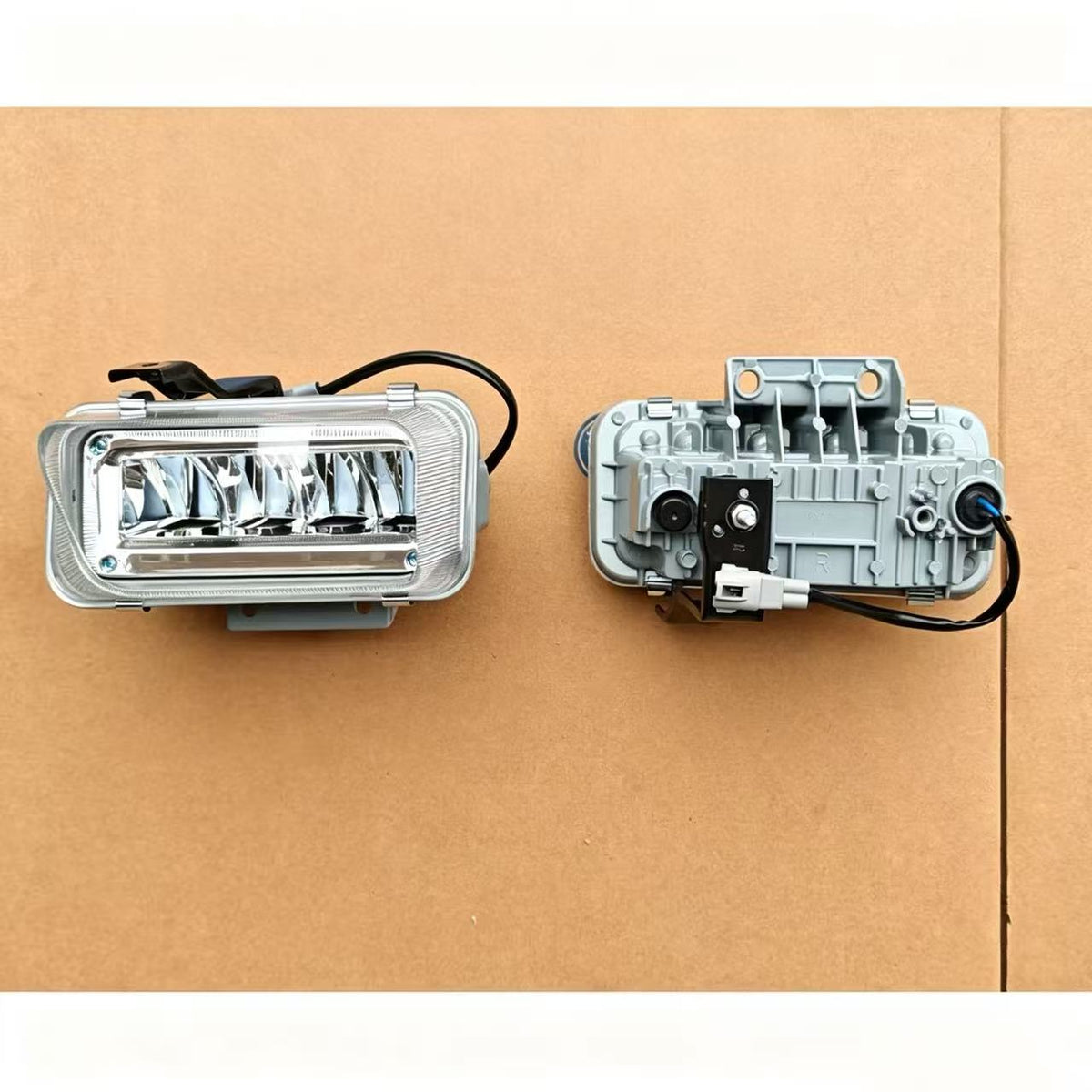 LED Fog Lamp(Alloy) Black Cover White Light RH for ISUZU NPR 150 NQR 175 NMR 130 NLR 130 700P Truck Spare Body Parts