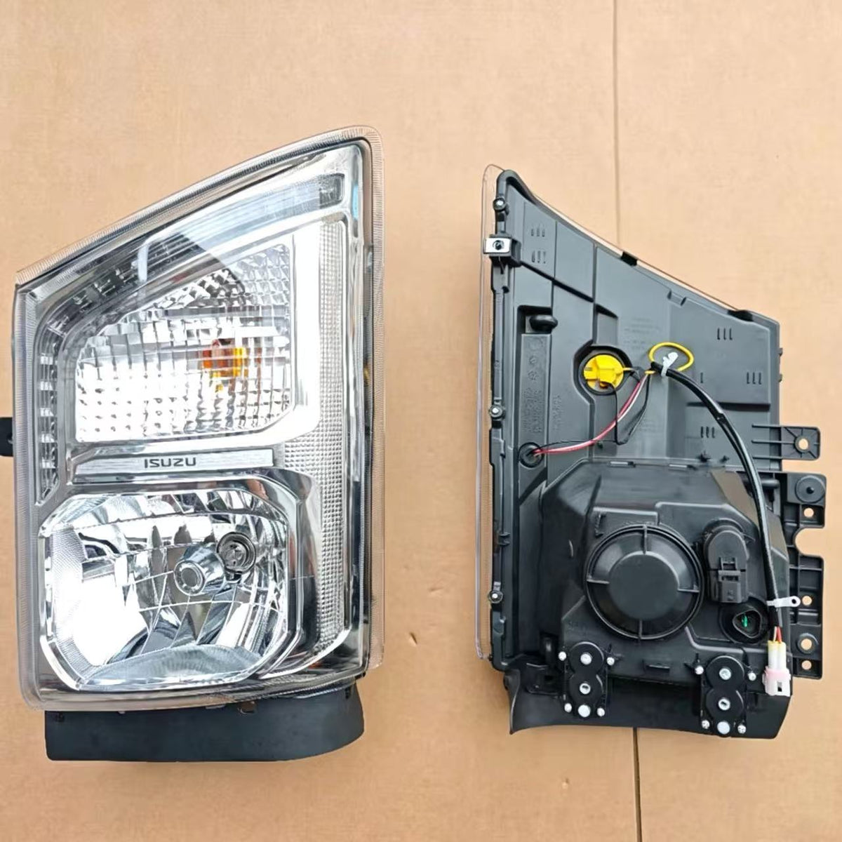 Headlamp LH for ISUZU NPR 150 NQR 175 NMR 130 NLR 130 700P Truck Spare Body Parts