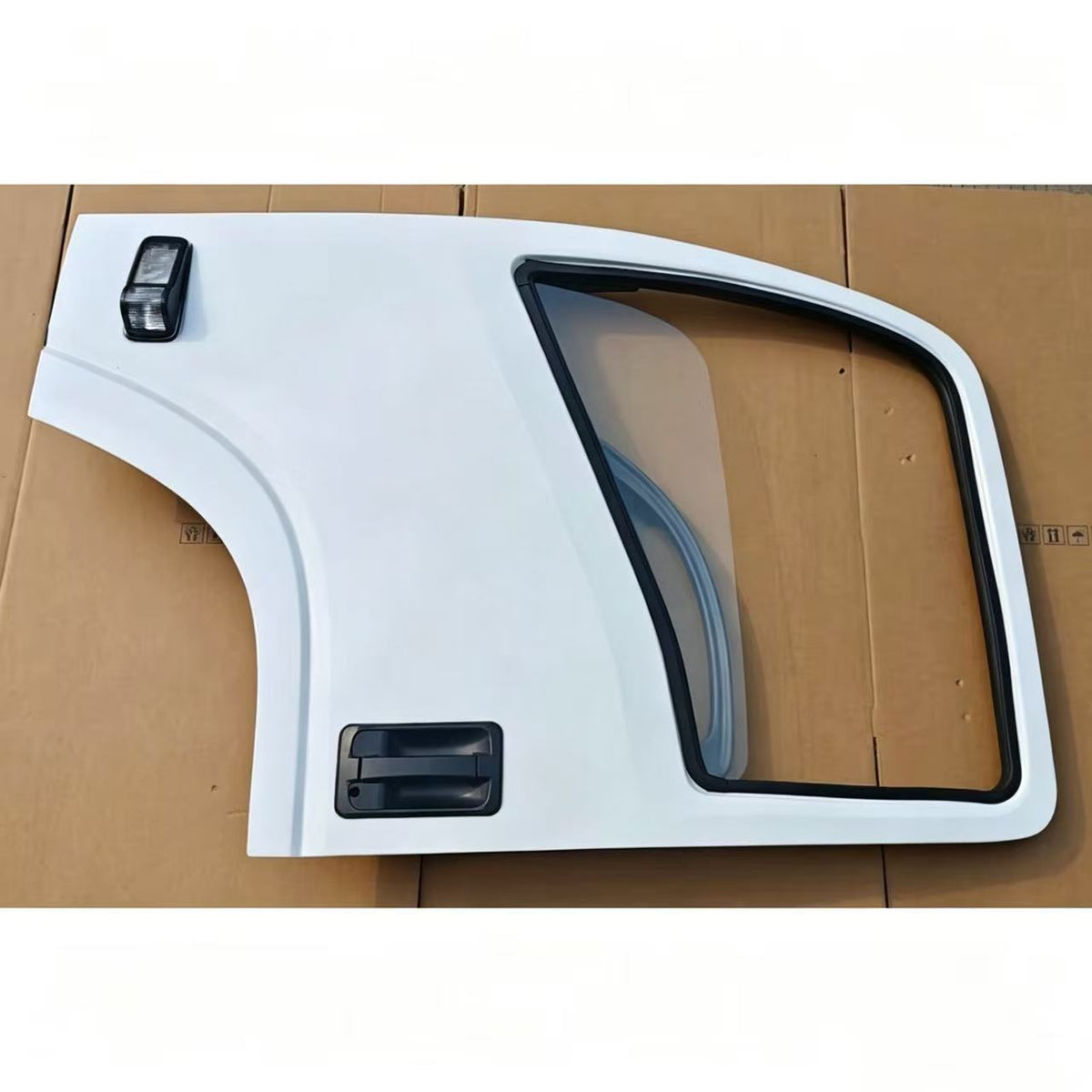 ISUZU NPR 150 NQR 175 NMR 130 NLR 130 700P Truck Spare Body Parts 24V Auto Door Shell with Big Side Lamps Holes New Condition