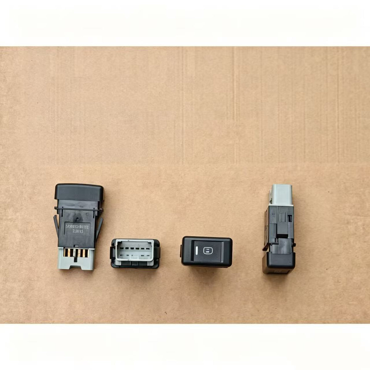 8973869243 Rearview Mirror Heating Switch for ISUZU NPR 150 NQR 175 NMR 130 NLR 130 700P Truck Spare Body Parts