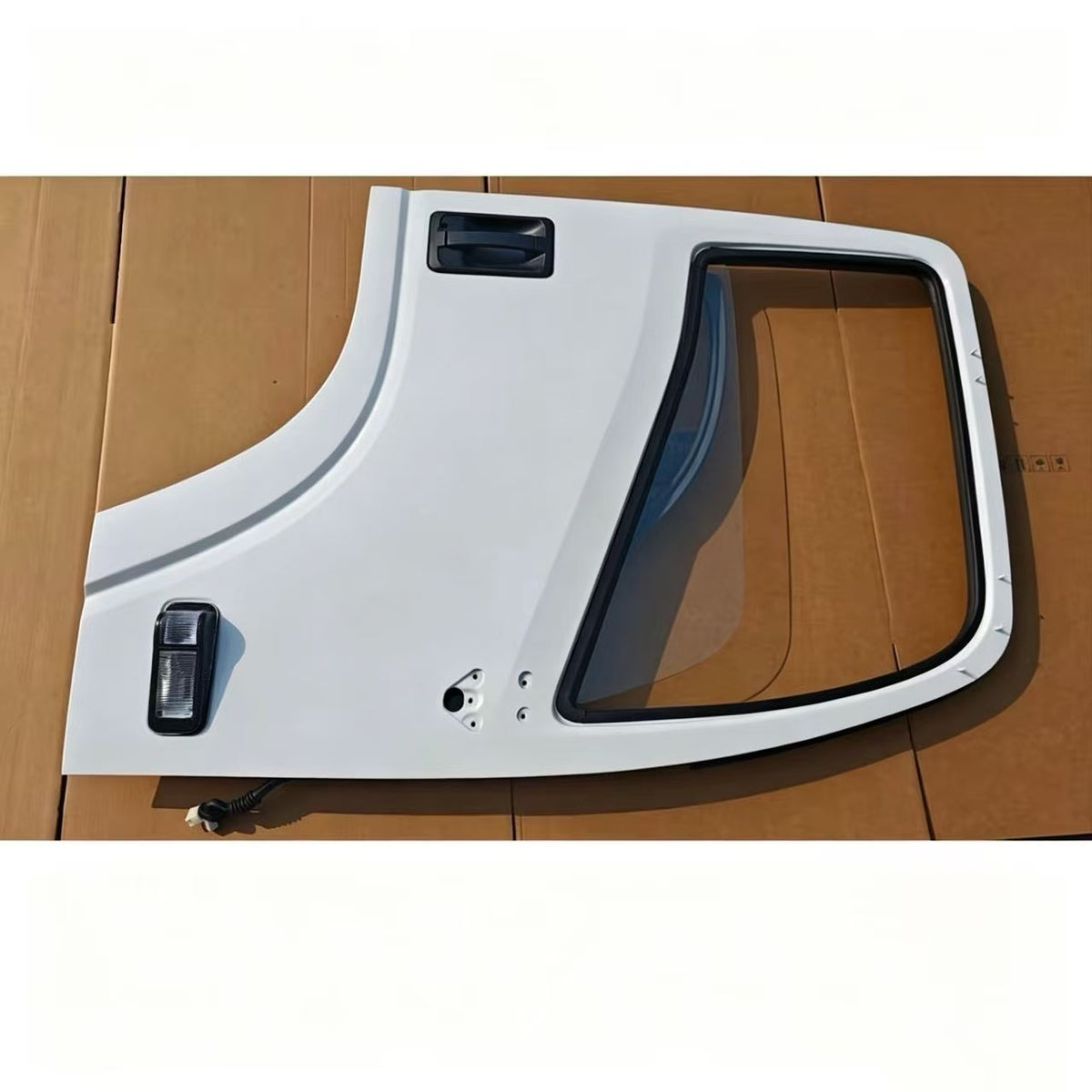 ISUZU NPR 150 NQR 175 NMR 130 NLR 130 700P Truck Spare Body Parts 24V Auto Door Shell with Holes Big Side Lamps RH New Condition