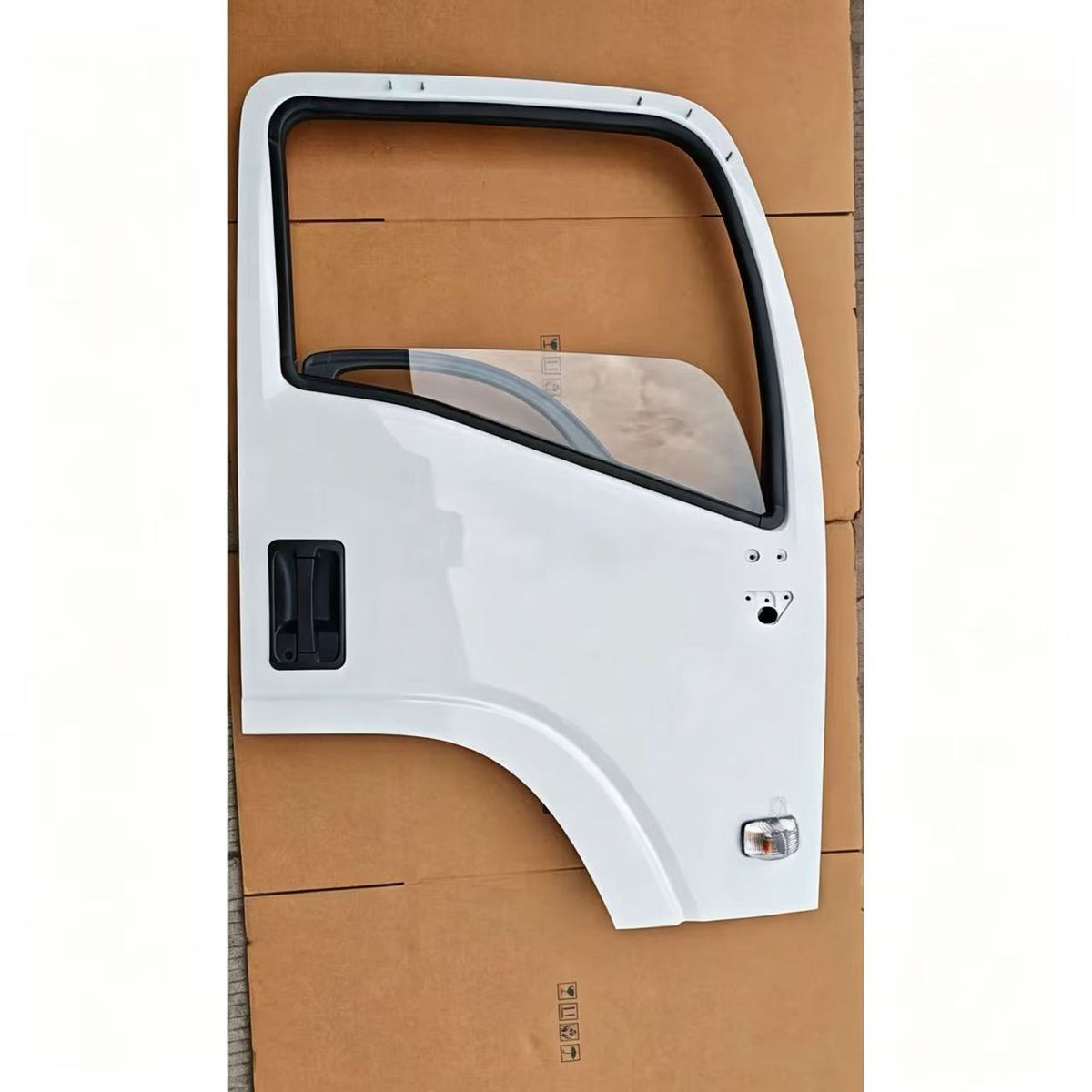 Door Shell Auto 24V with Holes for Small Side Lamps RH for ISUZU NPR 150 NQR 175 NMR 130 NLR 130 700P Truck Spare Body Parts