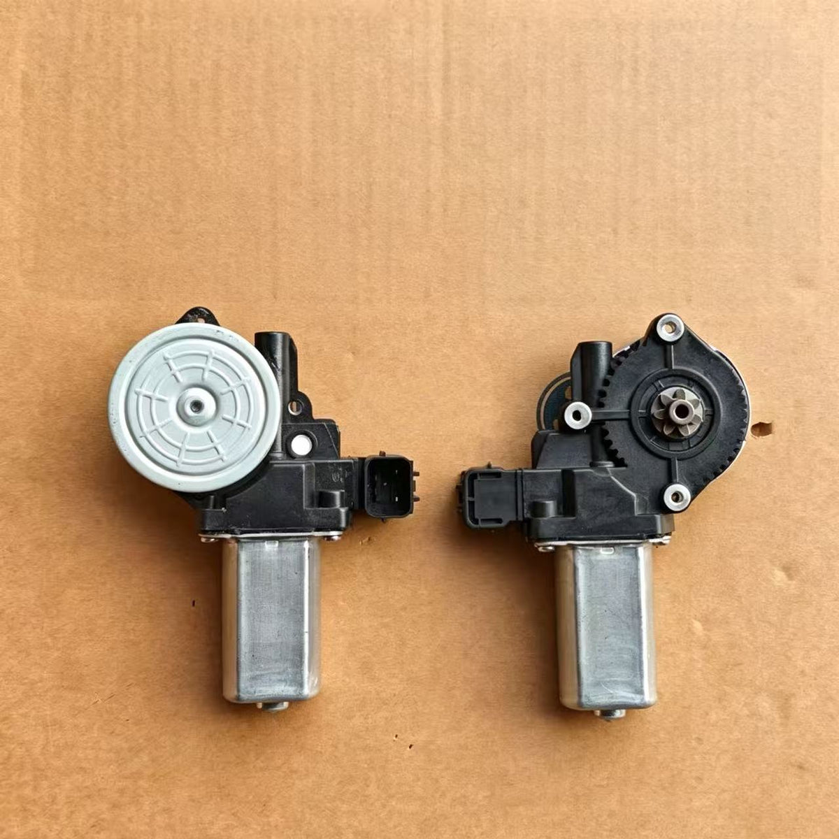 Window Regulator Motor RH 24V 2PIN for ISUZU NPR 150 NQR 175 NMR 130 NLR 130 700P Truck Spare Body Parts