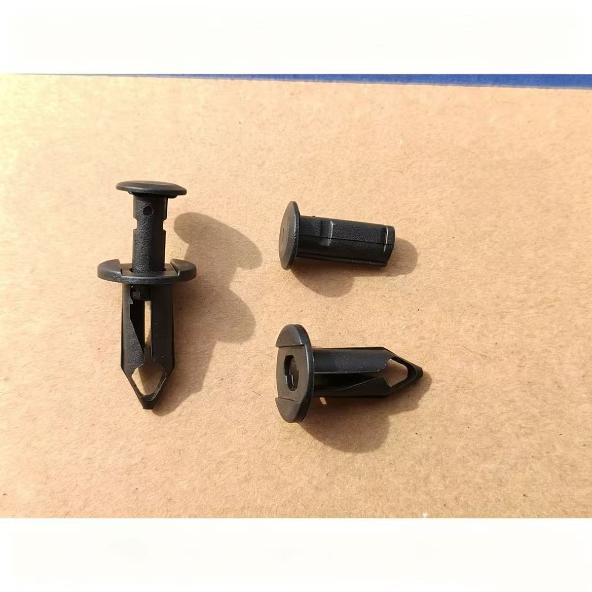 New Condition Plastic Clips for ISUZU NPR 150 NQR 175 NMR 130 NLR 130 700P Truck Spare Body Parts