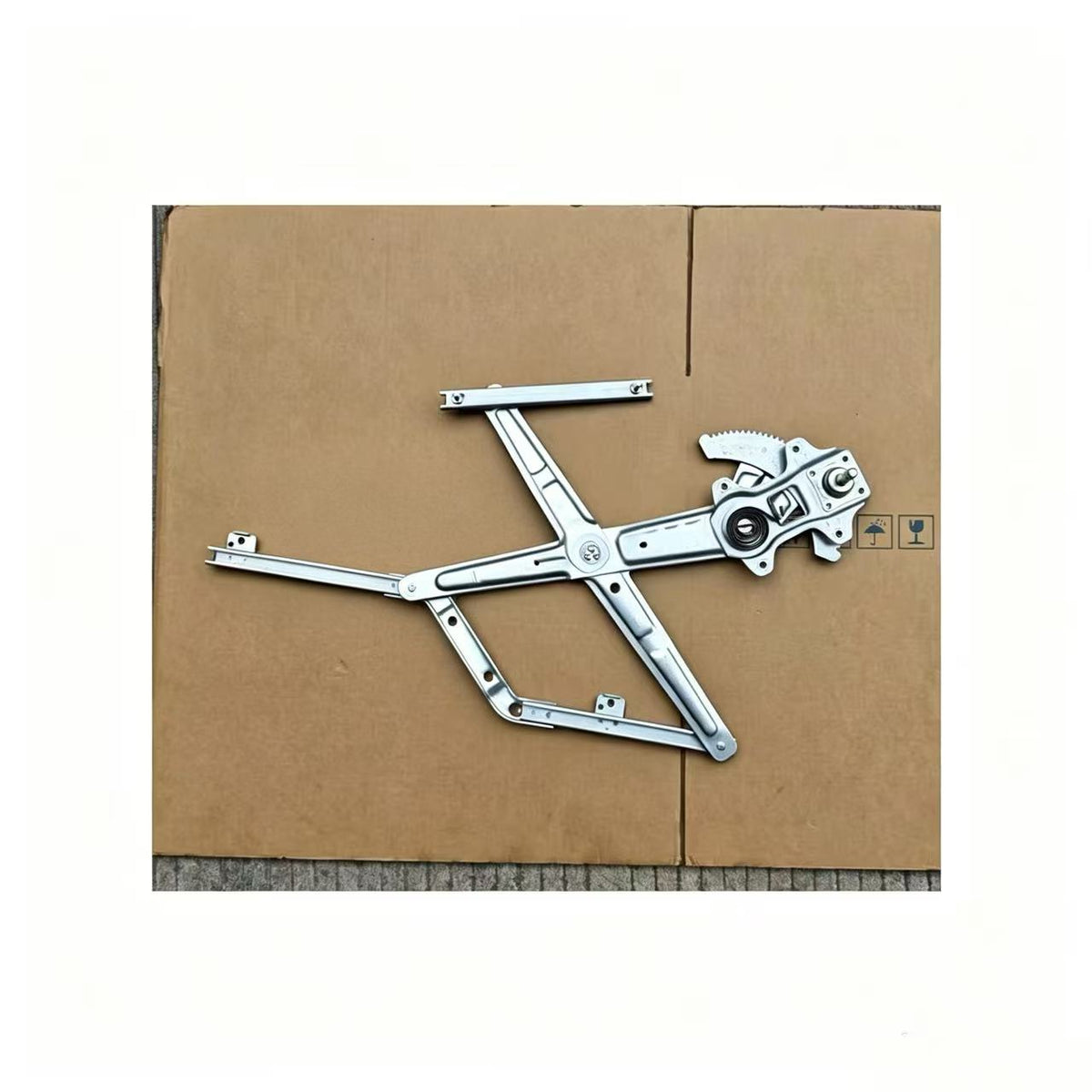 Window Regulator Without Motor for ISUZU NPR 150 NQR 175 NMR 130 NLR 130 700P Truck Spare Body Parts