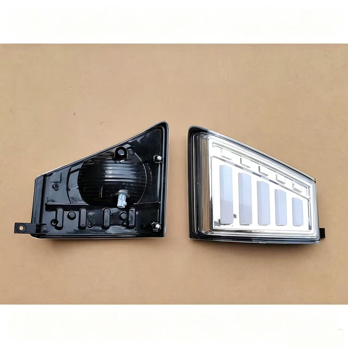 ISUZU NPR 150 NQR 175 NMR 130 NLR 130 700P Truck Spare Body Parts White LED RH Corner Lamp New Condition Plastic Material