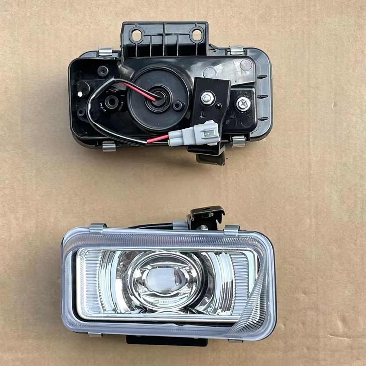 LED Fog Lamp Gray Cover White Light RH for ISUZU NPR 150 NQR 175 NMR 130 NLR 130 700P Truck Spare Body Parts