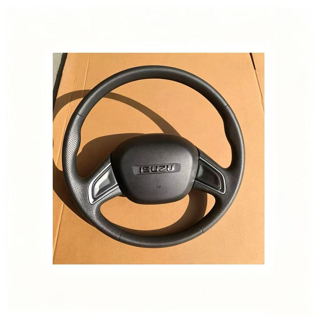 New Condition Steering Wheel for ISUZU NPR150 NQR175 Truck Replacement Spare Part