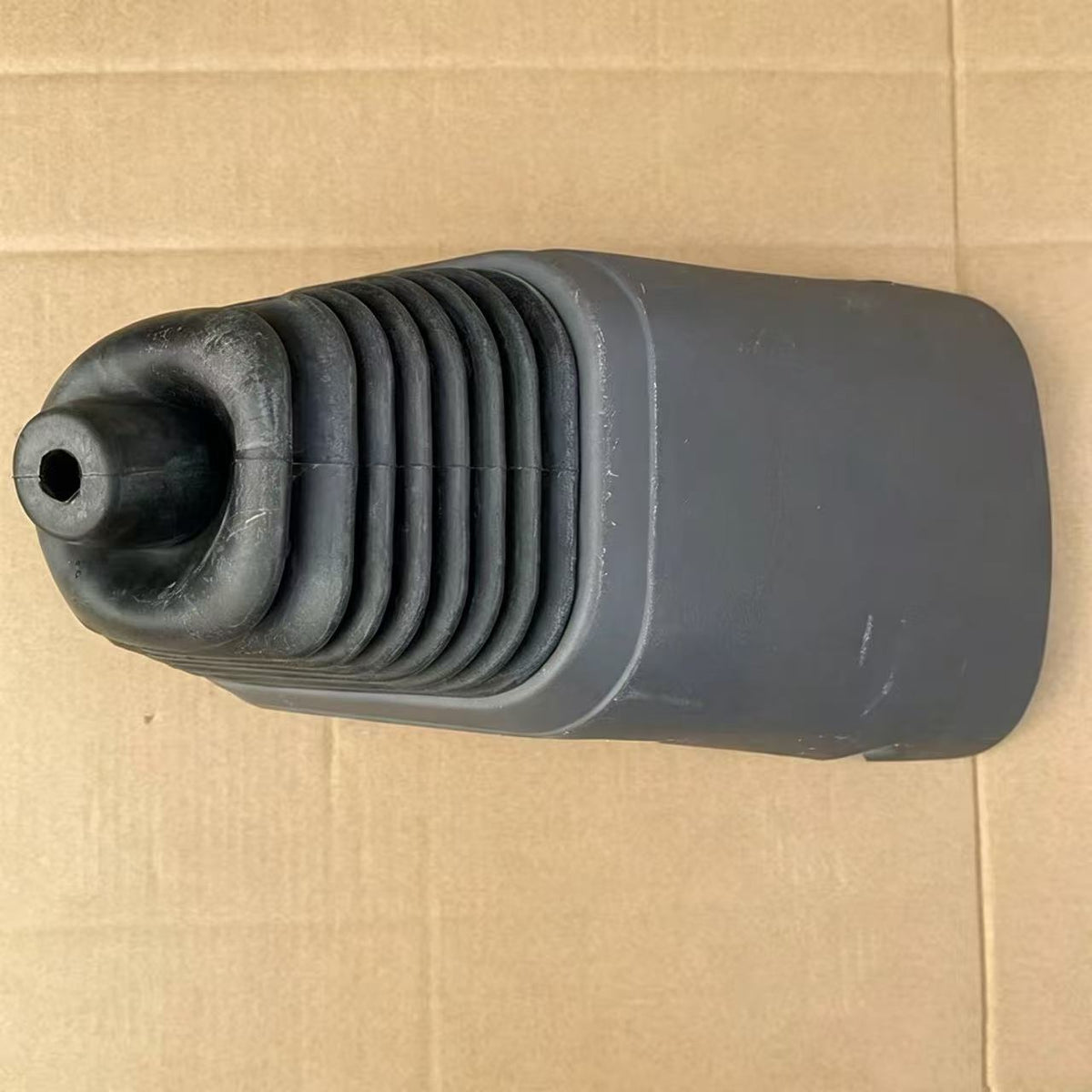 1-79998910-A Gear Lever Sleeve for ISUZU NPR 150 NQR 175 NMR 130 NLR 130 700P Truck Spare Body Parts