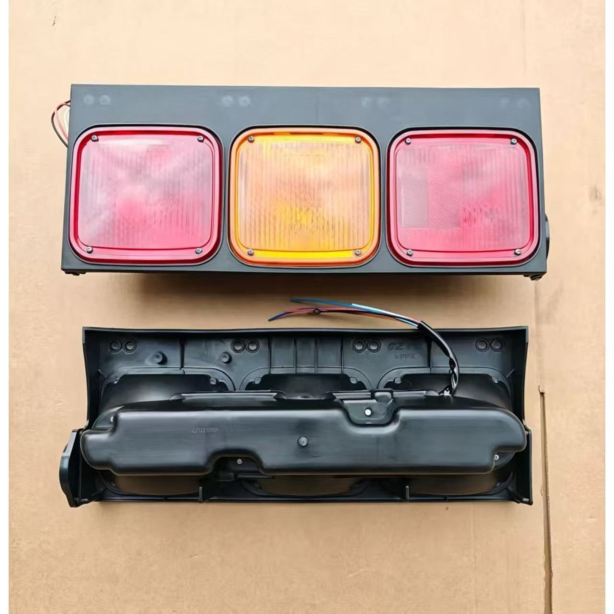 Tail Lamp RH for FUSO Super Great F380 FP510 35TONS 21TONS Truck Spare Parts