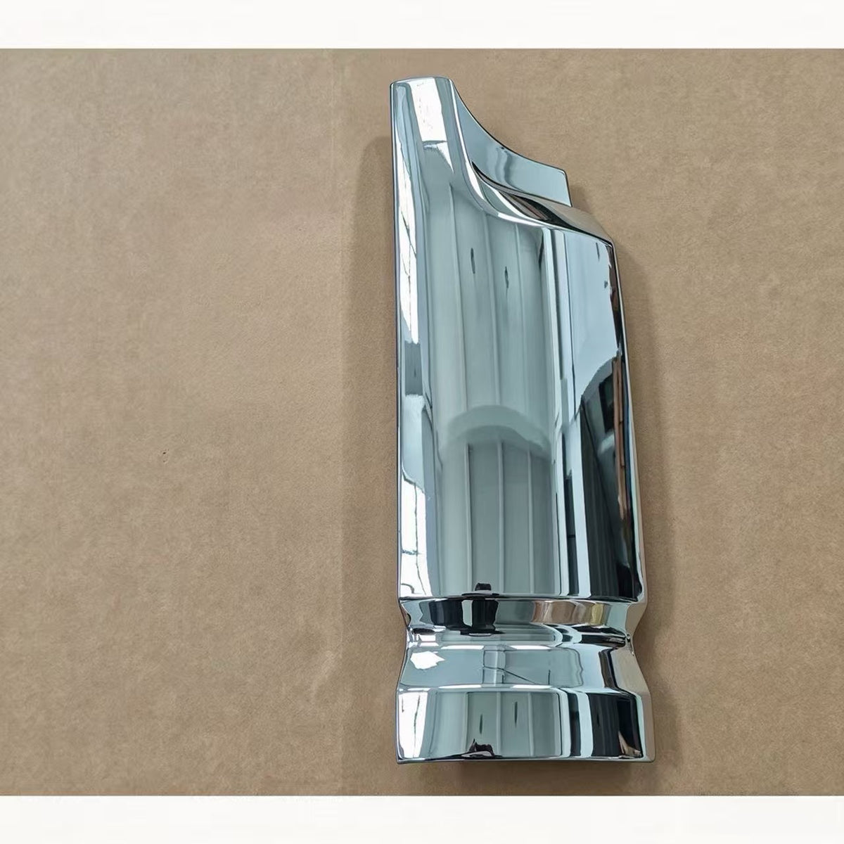 Chrome Corner Panel (iron) RH for FUSO Super Great F380 FP510 35TONS 21TONS Truck Spare Parts
