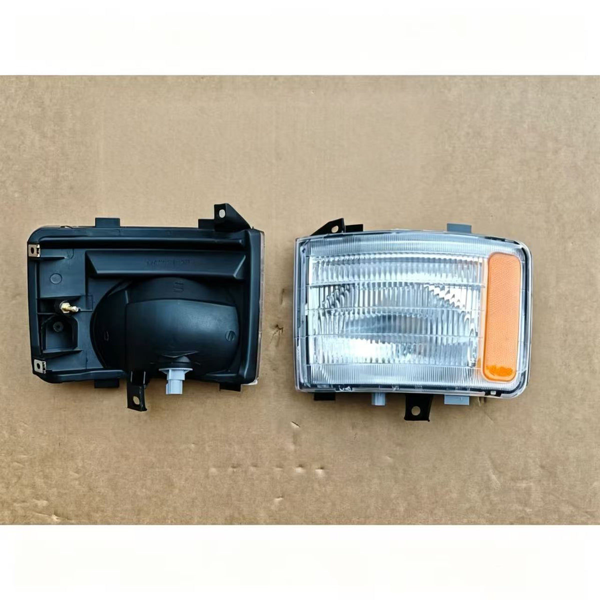 MC964331 Corner Lamp LH for FUSO Super Great F380 FP510 35TONS 21TONS Truck Spare Parts