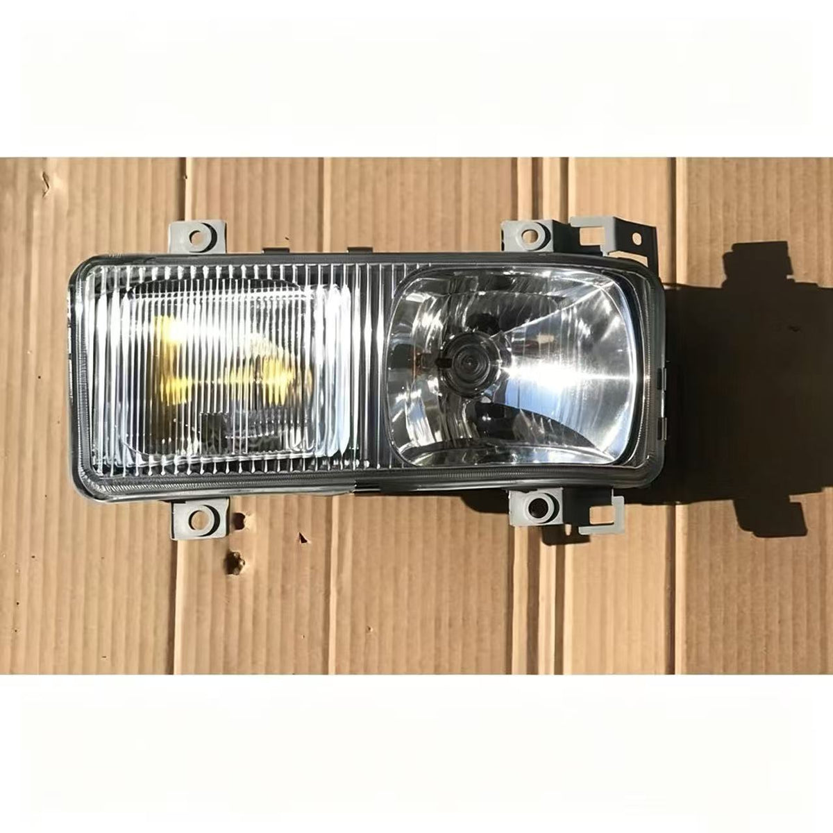 Bumper Fog Lamps for FUSO Super Great F380 FP510 35TONS 21TONS Truck Spare Parts
