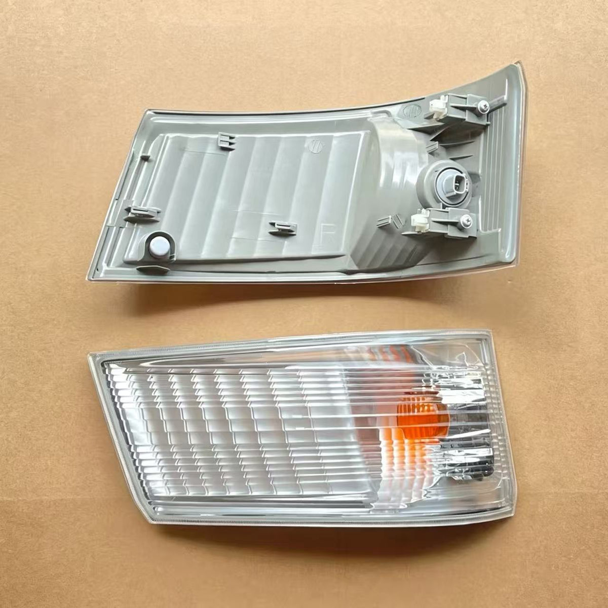 MK580528 Corner Lamp RH for FUSO CANTER 2010 Wide Truck Spare Parts