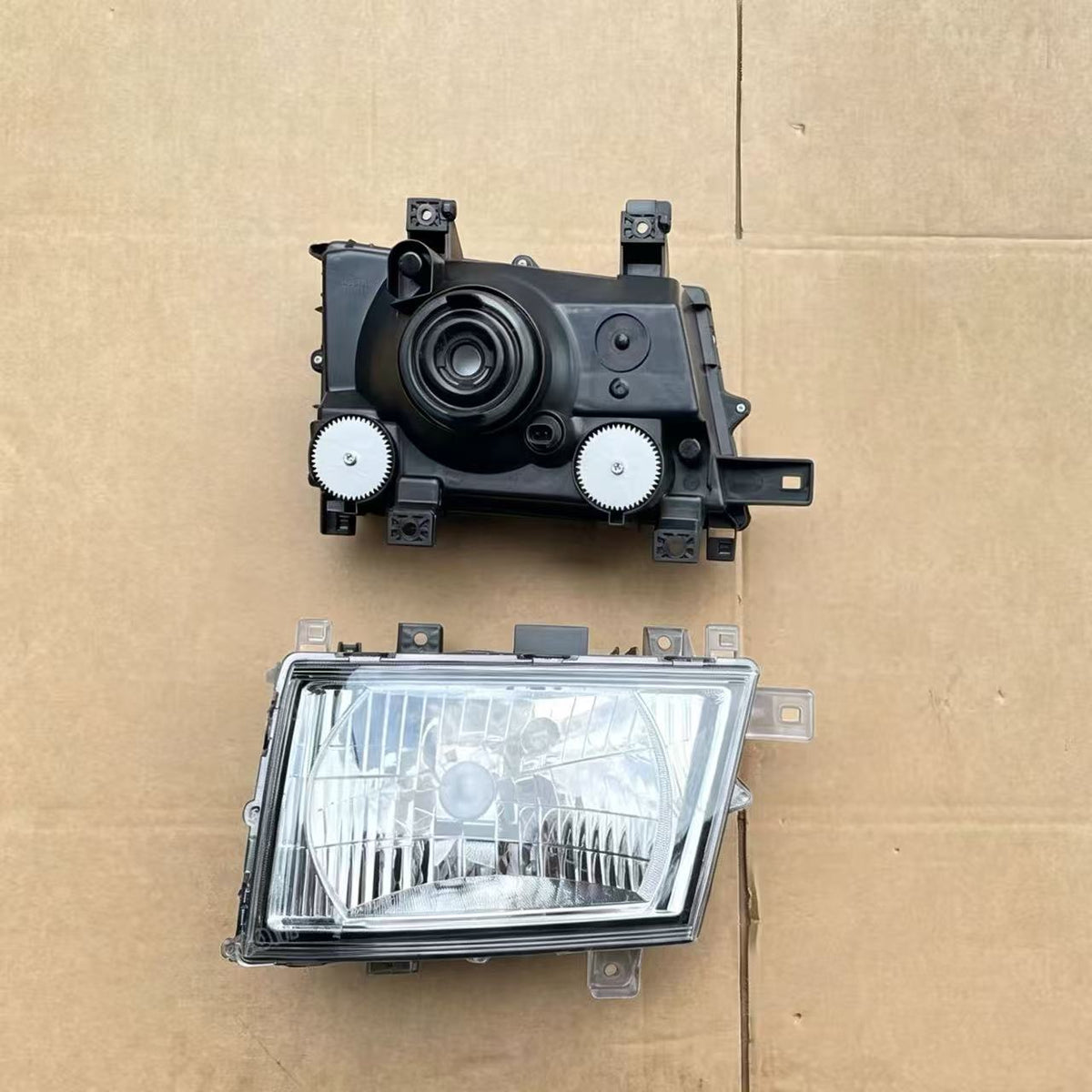 MK580555 Headlamp LH RHD for FUSO CANTER 2010  Truck Spare Parts