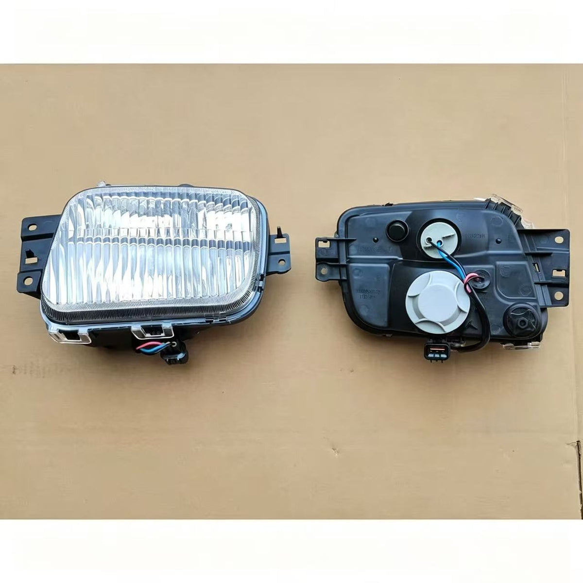 Mitsubishi 2010 FUSO CANTER Wide Truck Fog Lamp LH New Condition Plastic Spare Parts