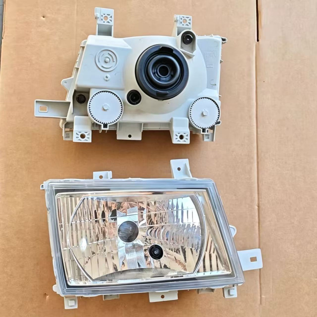 Mitsubishi Head Lamp RH for 2010 FUSO Canter Wide Truck New Plastic Spare Parts