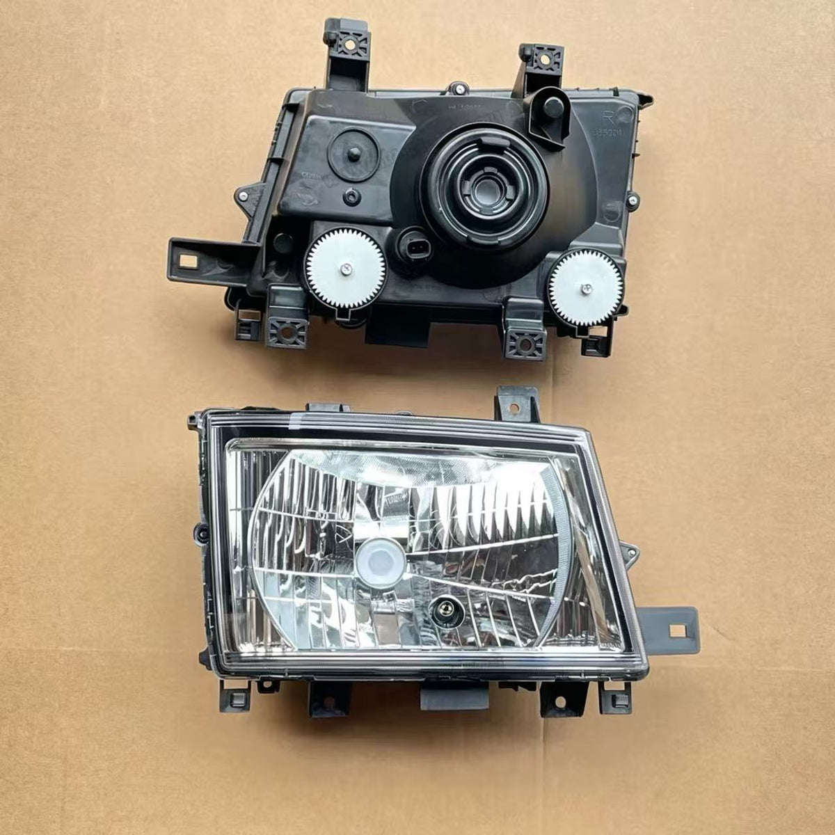 Headlamp RH LHD for FUSO CANTER 2010  Wide Truck Spare Parts
