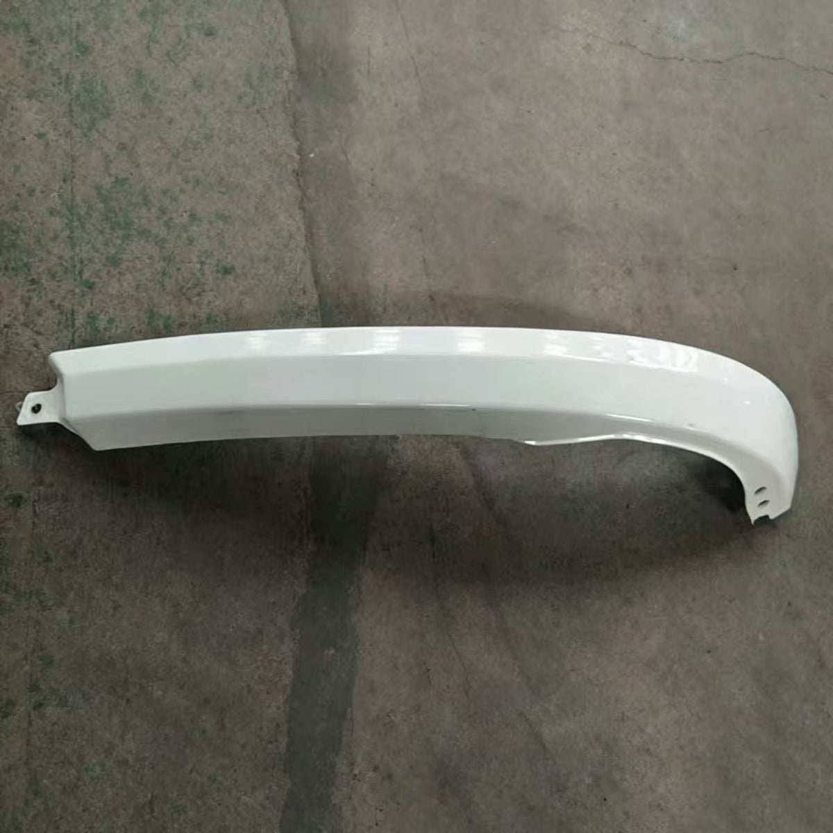 Chrome Lower Bumpers  Center for FUSO Super Great F420 FP517 FP519 Truck Spare Parts