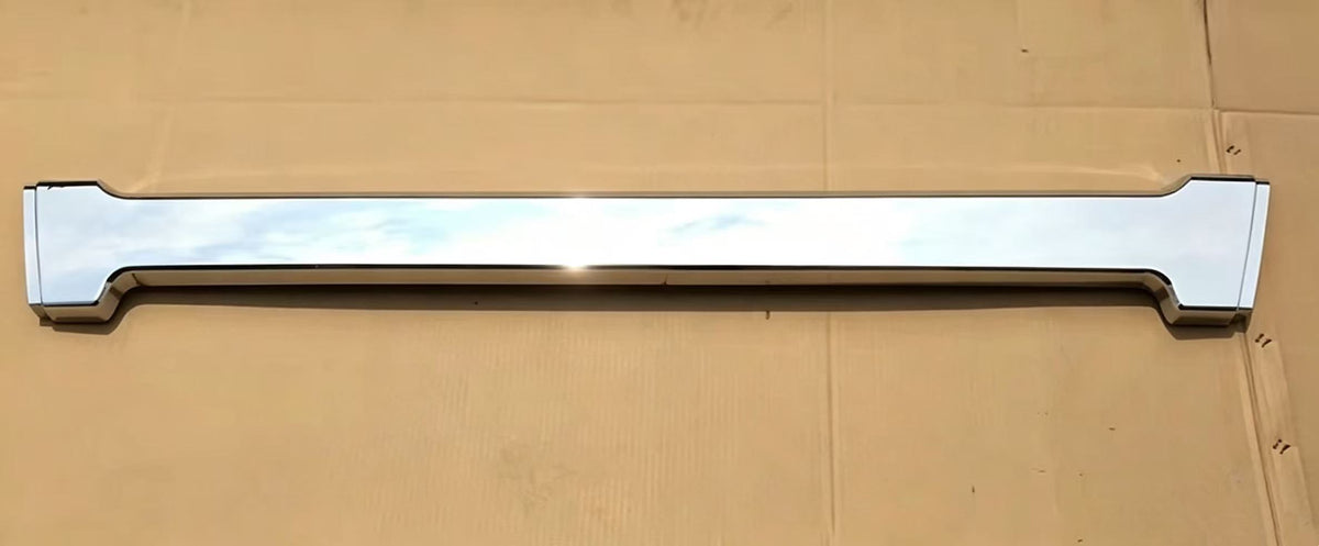 Chrome Front Upper Bumper Garnishes Center for FUSO Super Great F420 FP517 FP519 Truck Spare Parts