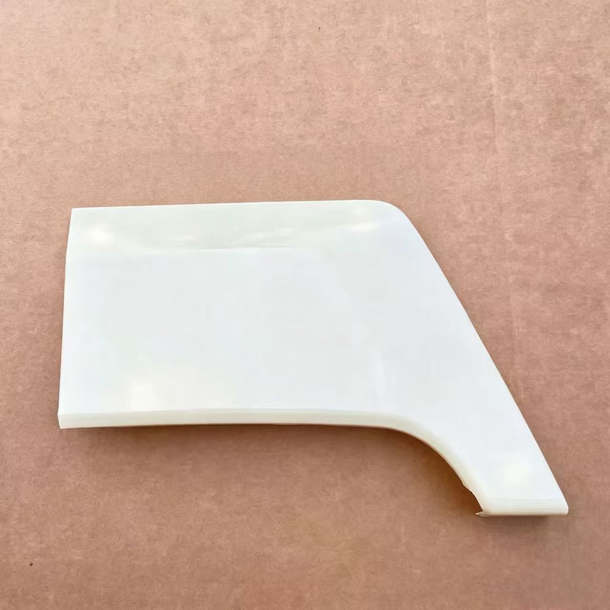 New RH Bumper Garnish Paint for FUSO Super Great F420 Truck Spare Parts for Canter Model FP517 & FP519