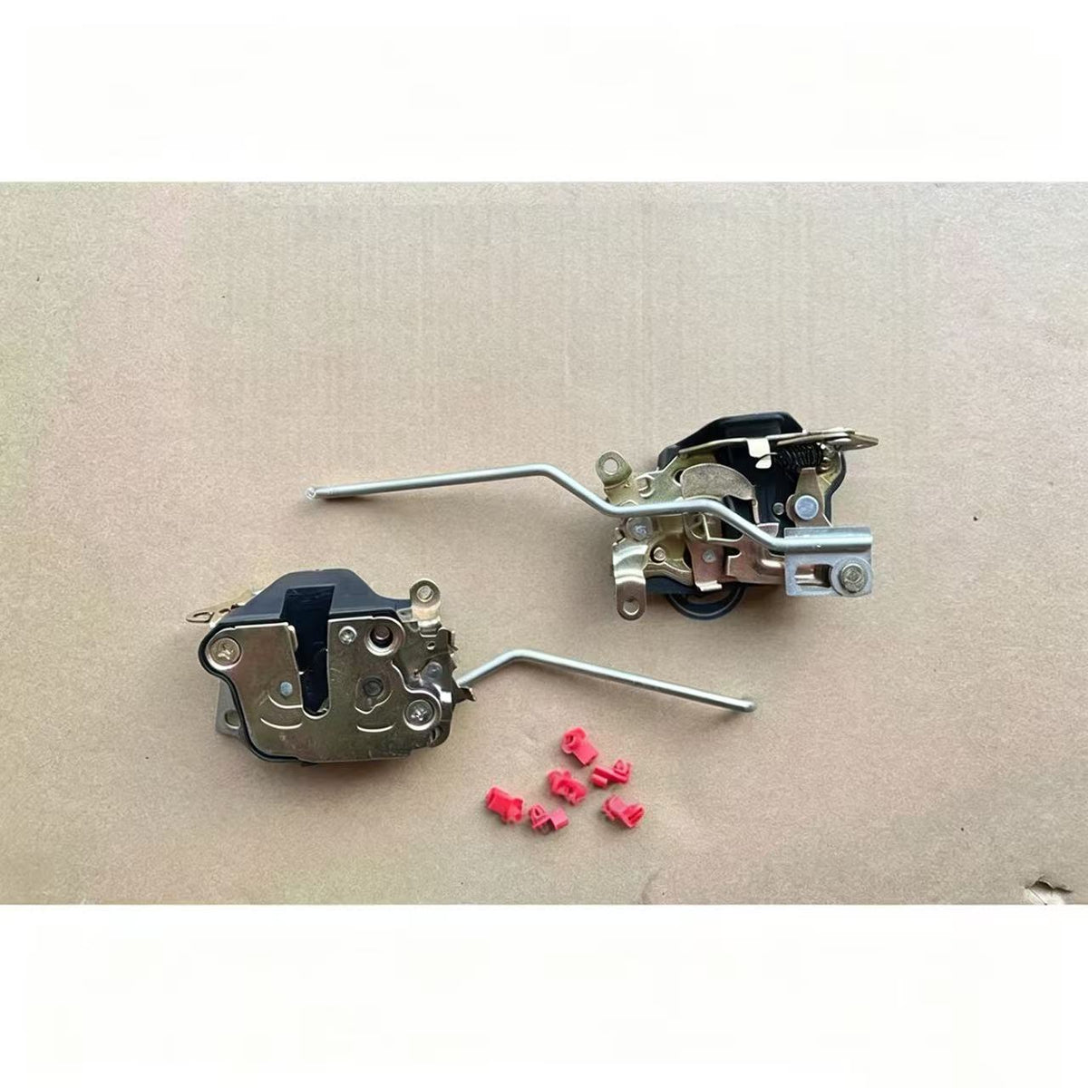 CW609869 MC141472 MC149059 Door Lock LH New Truck Spare Parts for FUSO Canter FE647 & FB511 1994-On