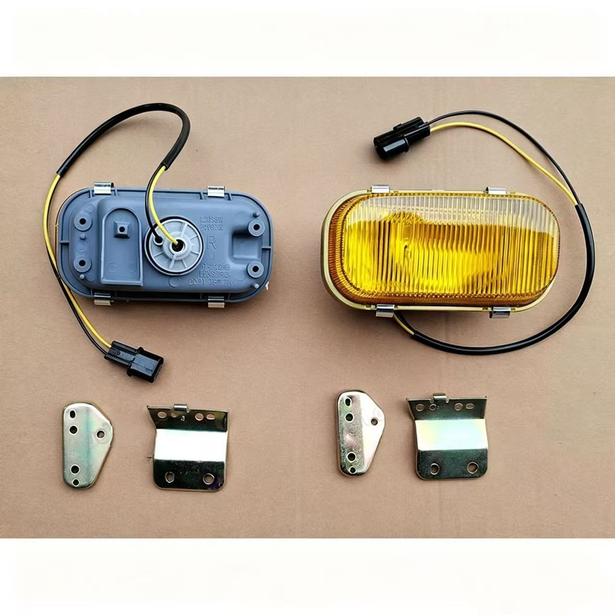 Fog Lamp RH Yellow for FUSO Canter FE647 FB511 1994-ON Truck Spare Parts