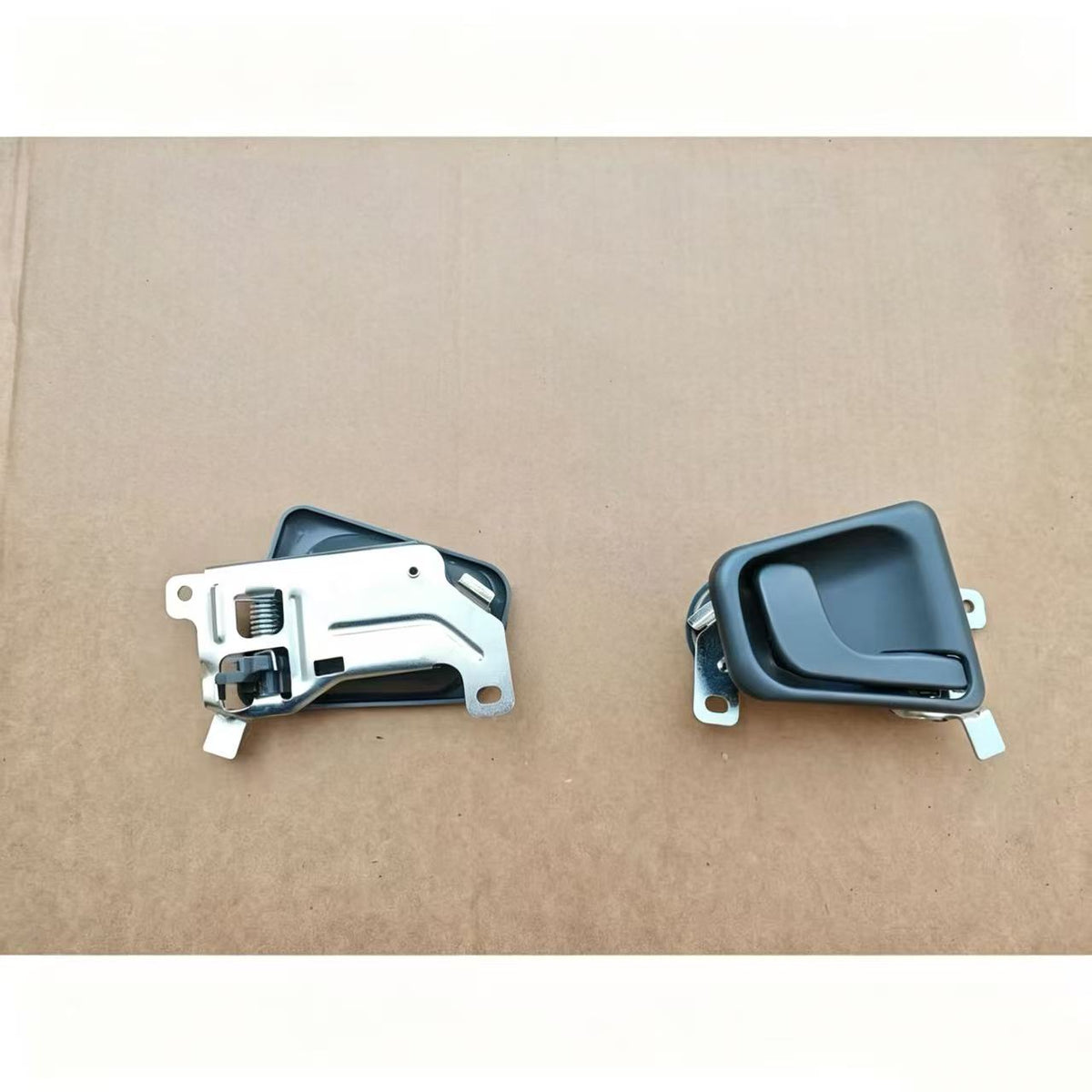 MC142092 INNER HANDLE RH for  FUSO Canter  FE647 FB511 1994-ON Truck Spare Parts