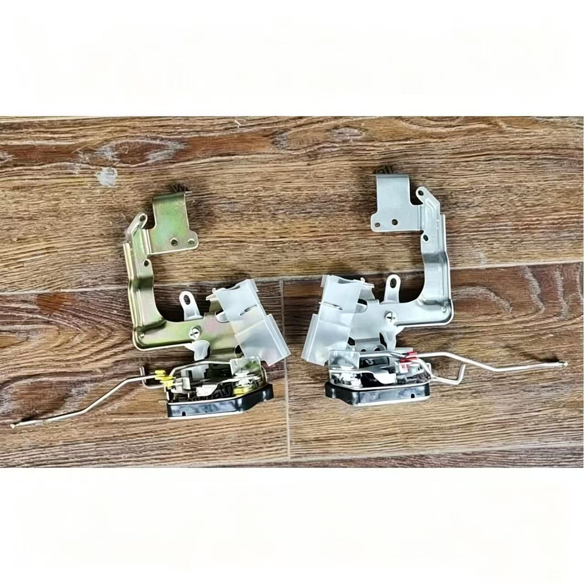 MK434981 MK434982 New Door Latch Lock for Mitsubishi Fuso Canter FE71 72 74 75 FE110 Truck Spare Parts