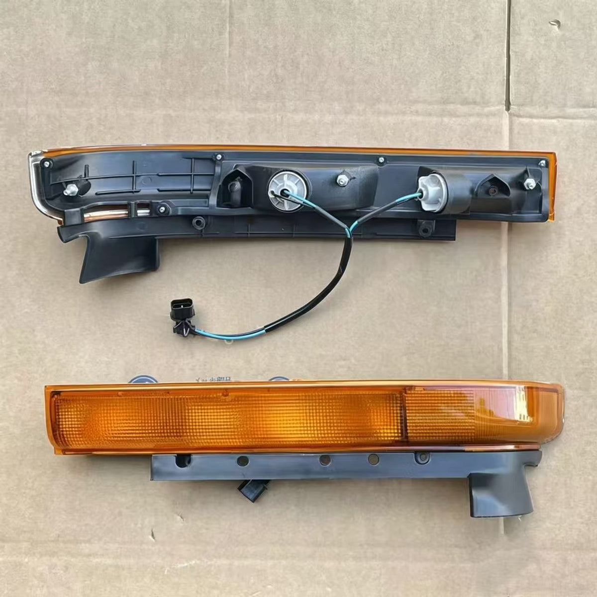 Finisher Lamp LH Yellow (High Quality) for 1994-On FUSO Canter FE647 & FB511 Trucks New Plastic Spare Parts