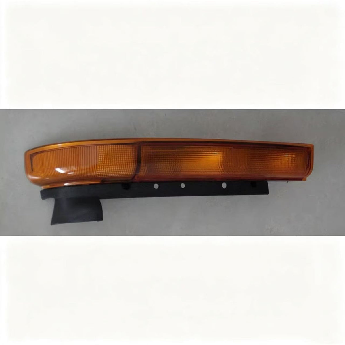 Finisher Lamp Lower  Yellow for  FUSO Canter  FE647 FB511 1994-ON Truck Spare Parts 214-1131