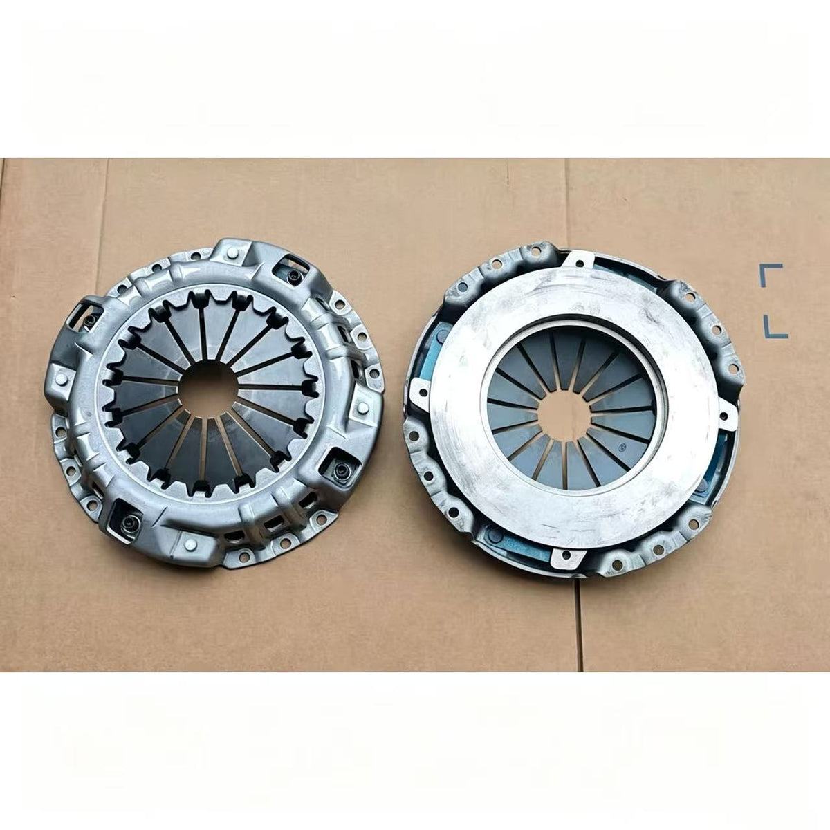 ME512211 MFC590 Clutch Cover 325*210*368 mm for FUSO CANTER 2006 FE84D FE85D Truck Spare Parts