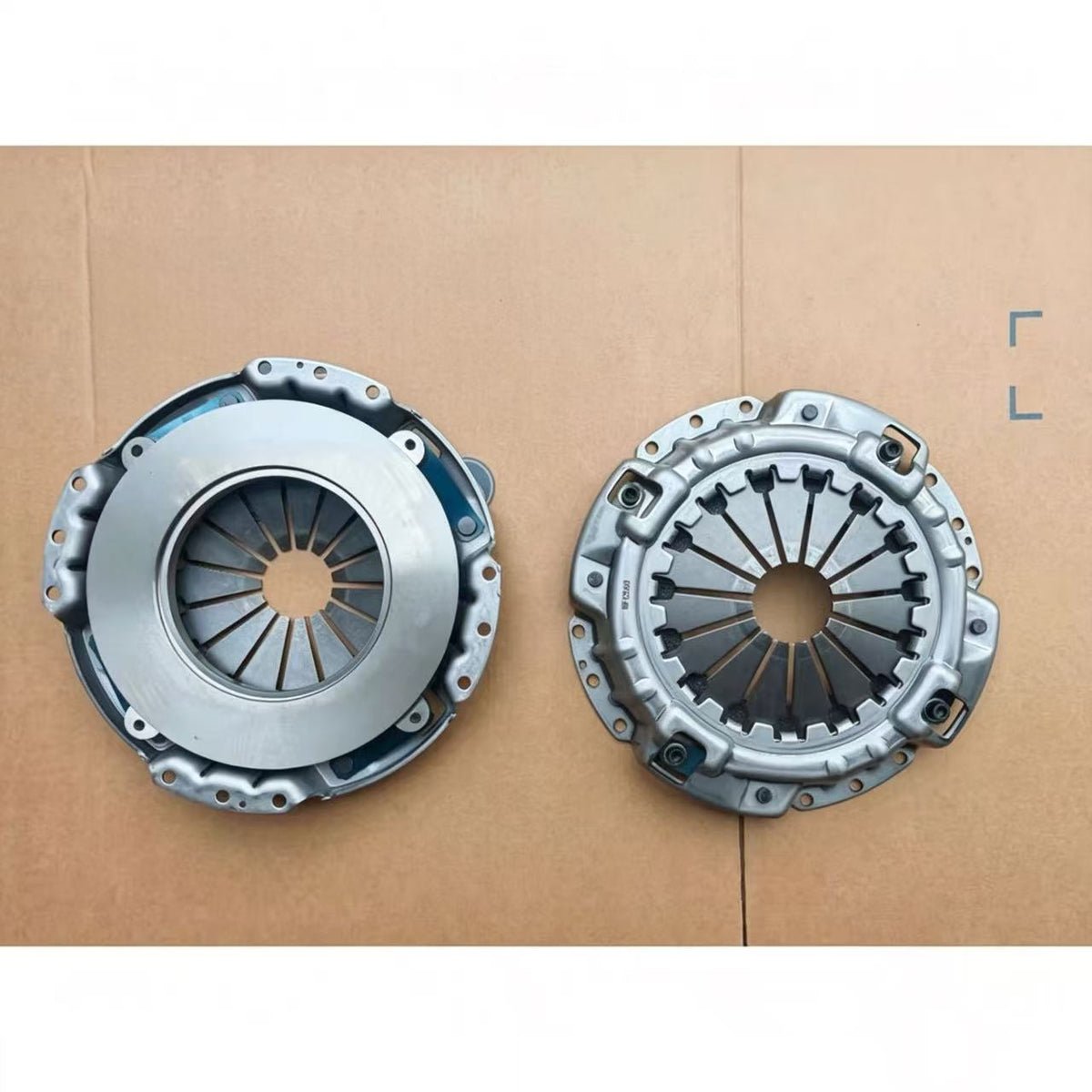 CM311 ME521103 me521118 MFC560 Clutch Cover for FUSO CANTER 2006 FE84D FE85D Truck Spare Parts