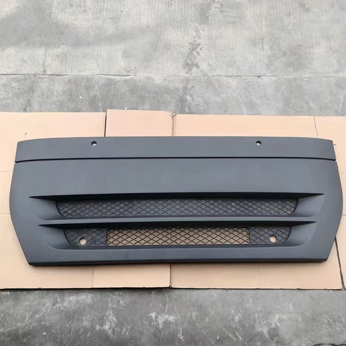 504170979 95206645 FRONT PANEL for IVECO STRALIS AS 2007 Truck Spare Parts