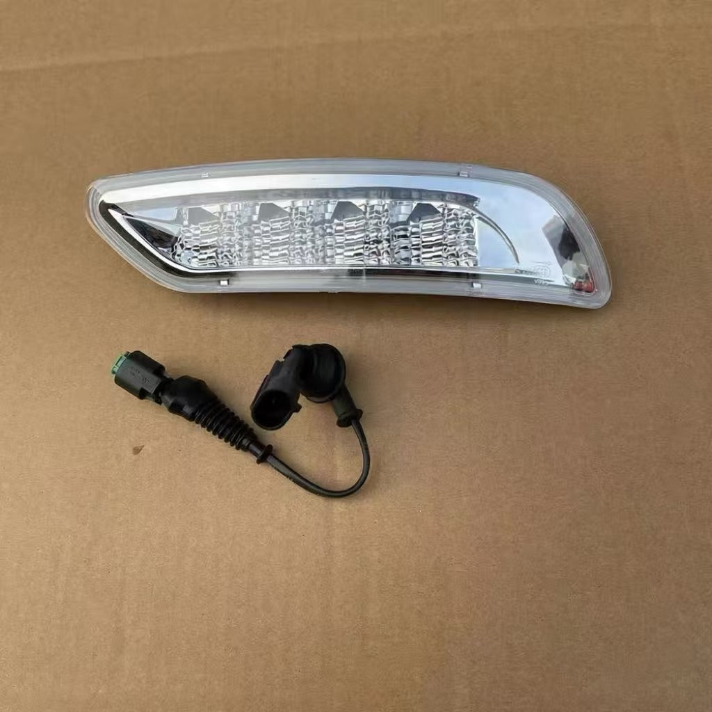 Sunvisor Lamp  Truck  Parts  for Iveco Truck Part European Truck Parts 5801546548 5801546522